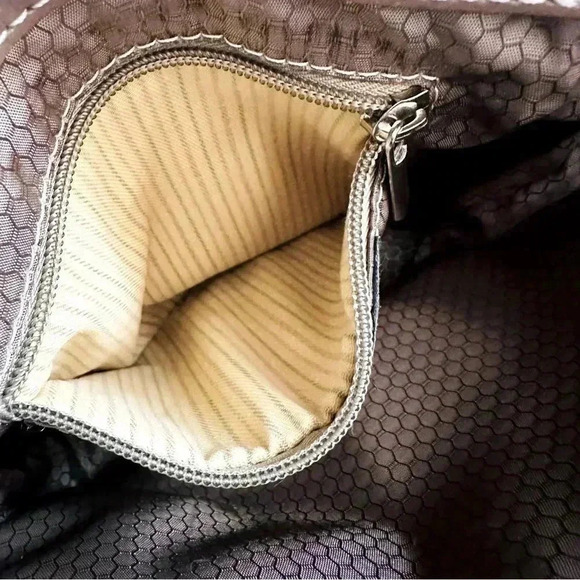 NWOT Camilla Crossbody Taupe Calfskin Made In Italy - Picture 11 of 15